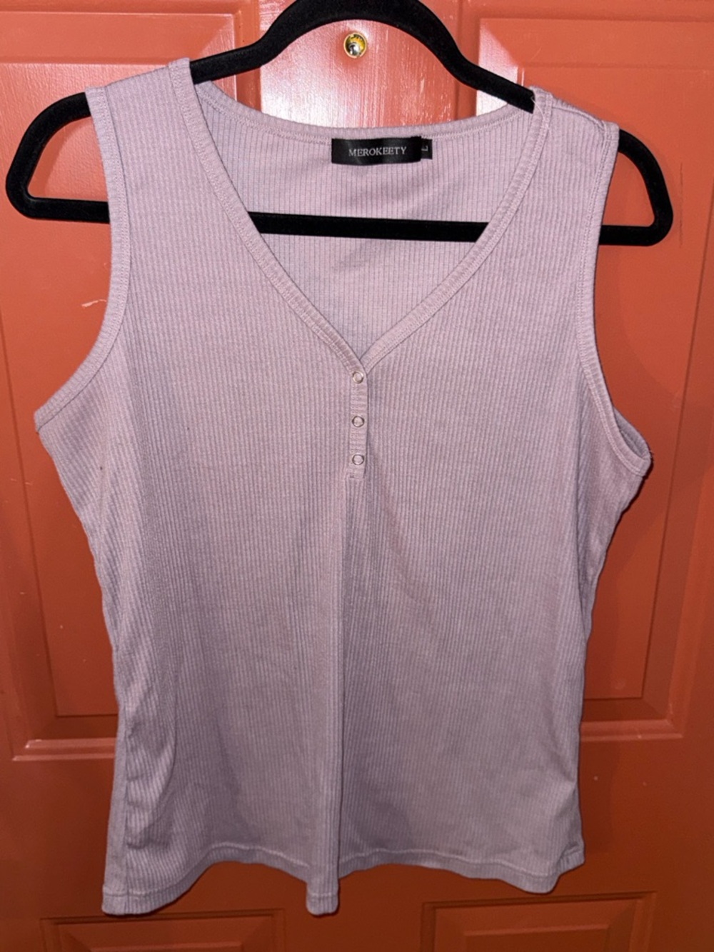 Meroketty Lavender Ribbed V-Neck Tank with Button Detail